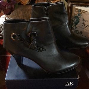 Black bootie size 9